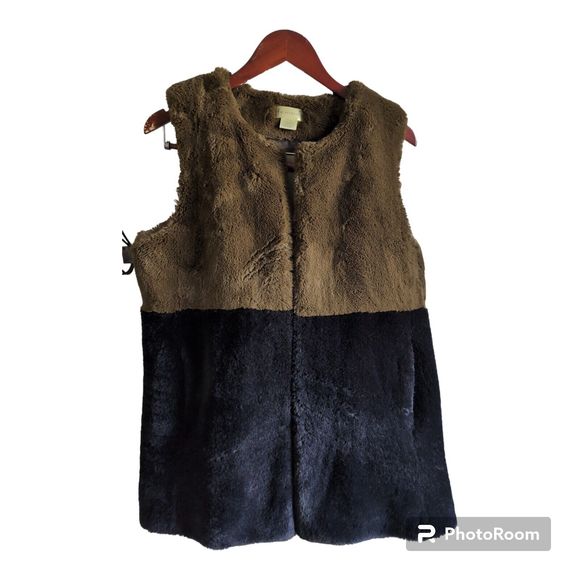 Plush Fur Vest For Women Faux Fur Color Block S/M Black & Green - H By Heurueh - Picture 1 of 9